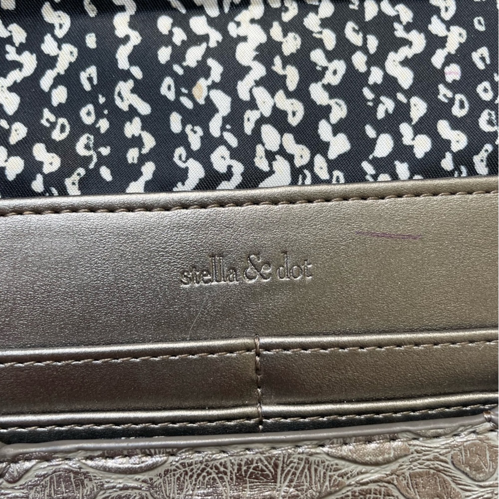 Stella & Dot Silver Animal Print Faux Leather Clutch Purse - Picture 5 of 6